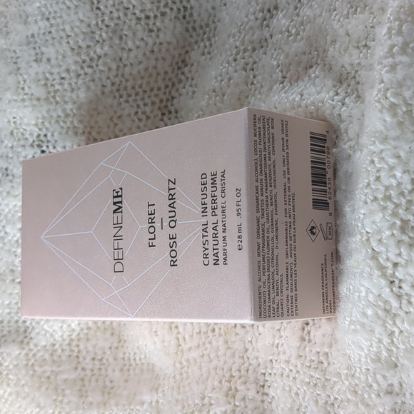 DefineMe Floret - Rose Quartz Crystal Infused Perfume Mist, 28ml/0.95fl oz - Picture 7 of 13